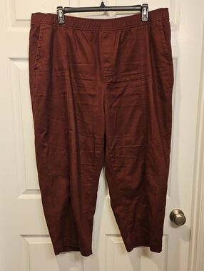 Old Navy Women's Elastic-Waist Barrel Chinos in Deep Burgundy